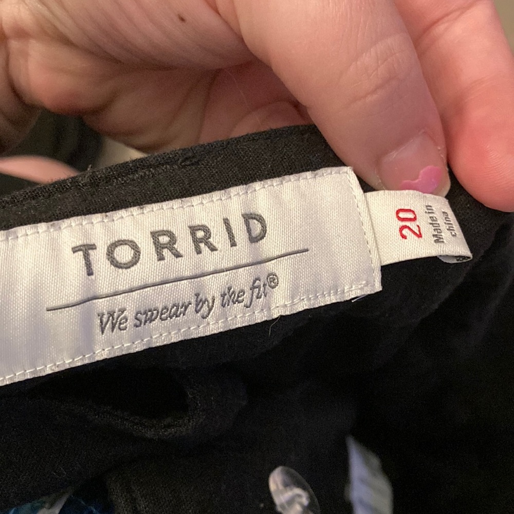 NWT Torrid Black  Linen Short- Size 20